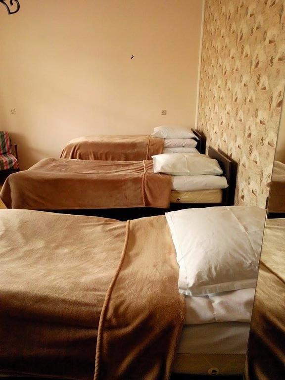 Red Stone Guest House Kazbegi Rom bilde