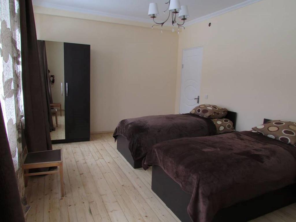 Red Stone Guest House Kazbegi Rom bilde