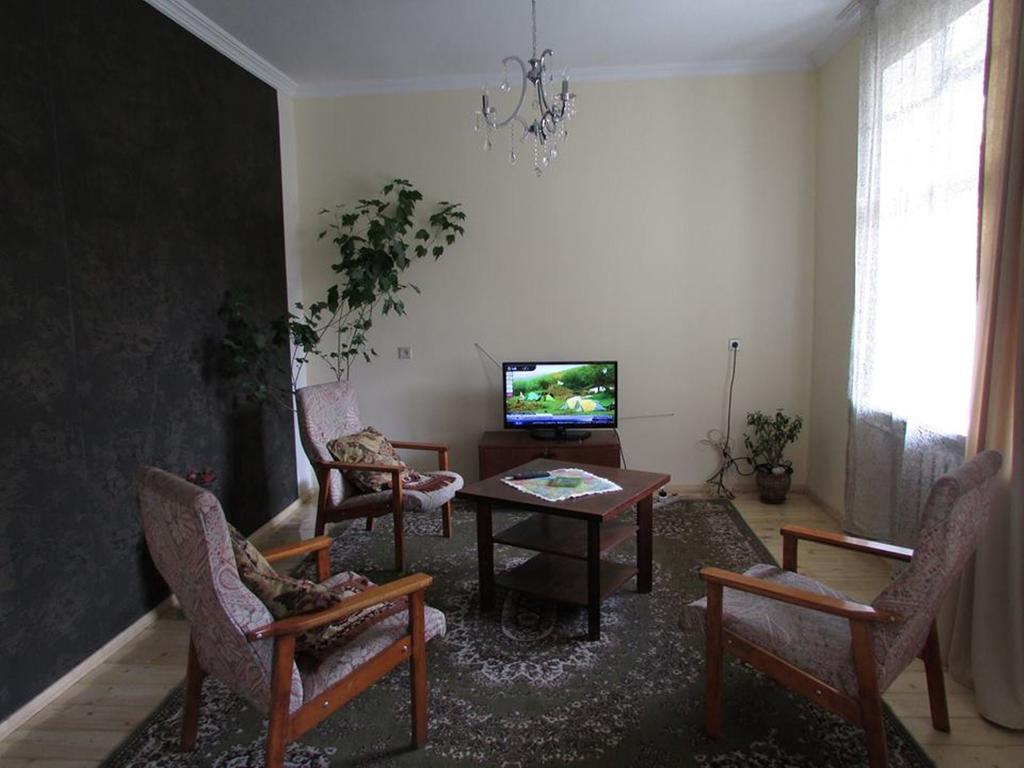 Red Stone Guest House Kazbegi Rom bilde