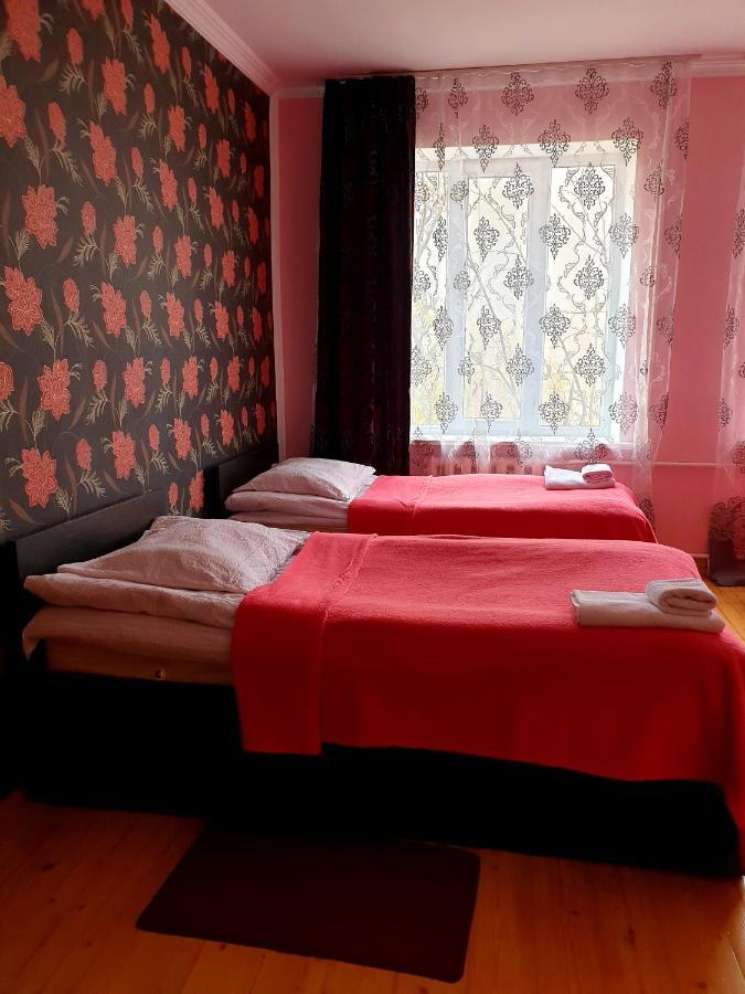 Red Stone Guest House Kazbegi Eksteriør bilde